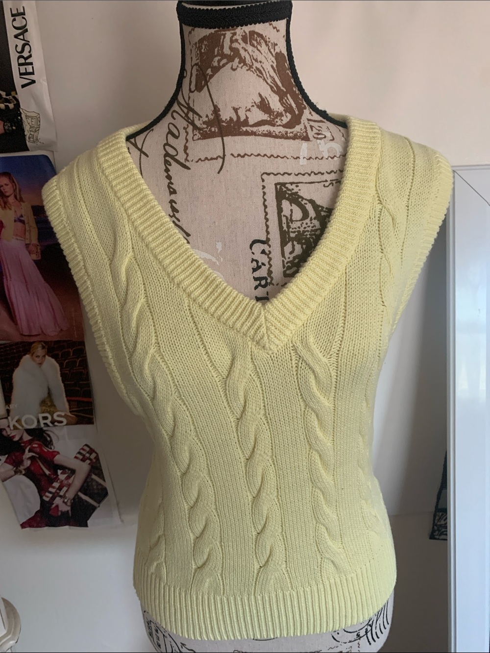 American Eagle Outfitters Pale Yellow Cable Knit V-Neck Sweater Vest